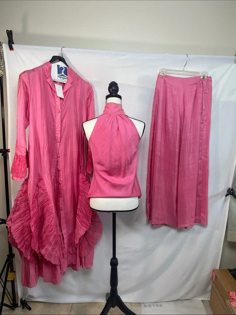 100 % silk 3 pc ruffle Sabina Bach  Palm Desert CA dress bell sleeve tank pants